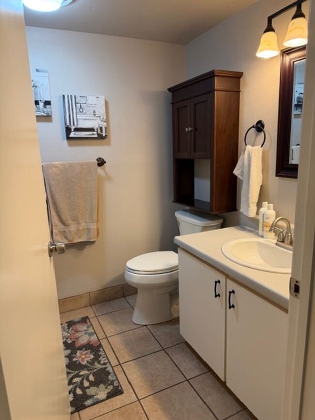 Building Photo - Kihei condo across beach