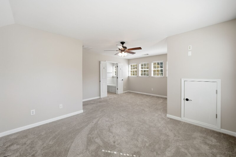 Building Photo - 202 Evergreen Trce