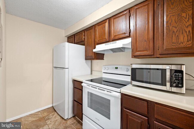 Building Photo - 26008 Brigadier Pl