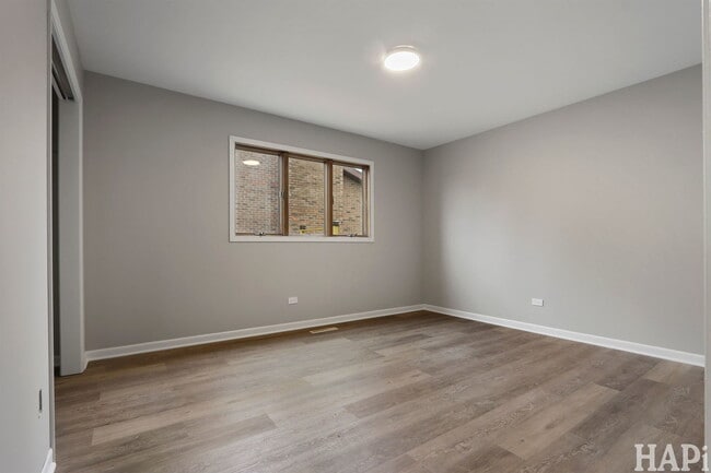 Building Photo - 920 Pleasant St