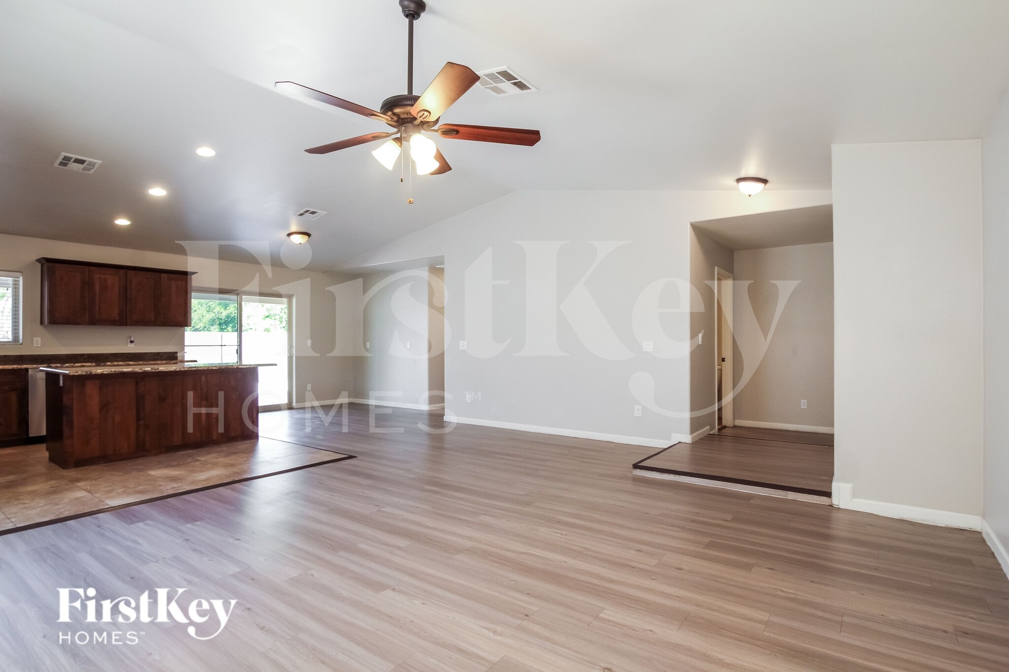 Building Photo - 2722 E Cactus Rd