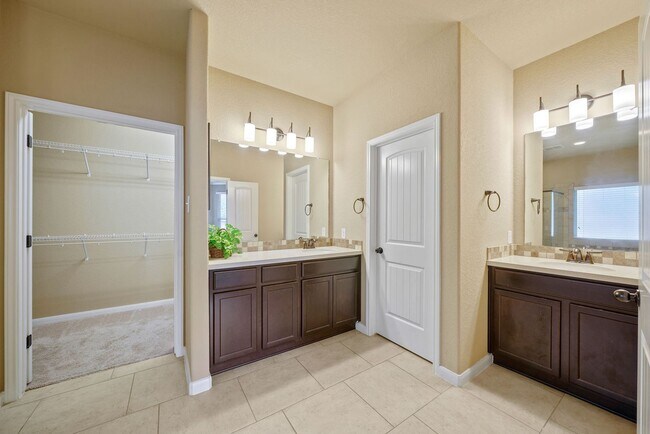 Building Photo - Executive-Style Home Now Available in Alam...