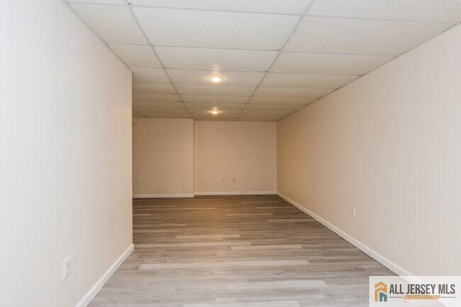 Building Photo - 17 Lackland Ave