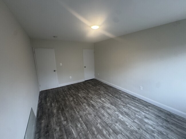 Building Photo - 3901 Tunlaw Rd NW