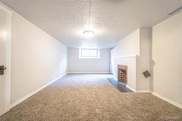 Building Photo - 1245 Dahlia St