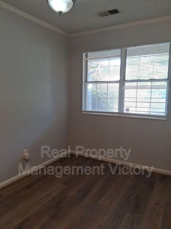 Building Photo - 3439 Wildewood Dr