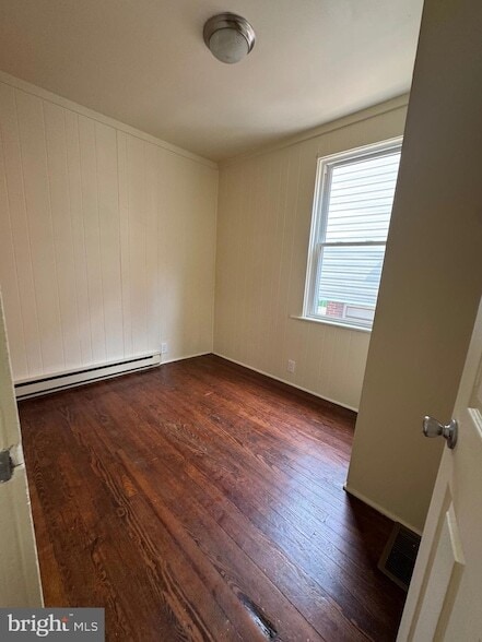 Building Photo - 206 Pear St