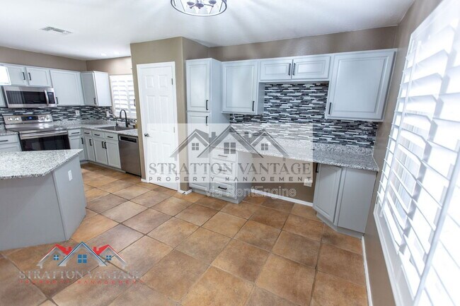 Building Photo - 10234 E Carol Ave