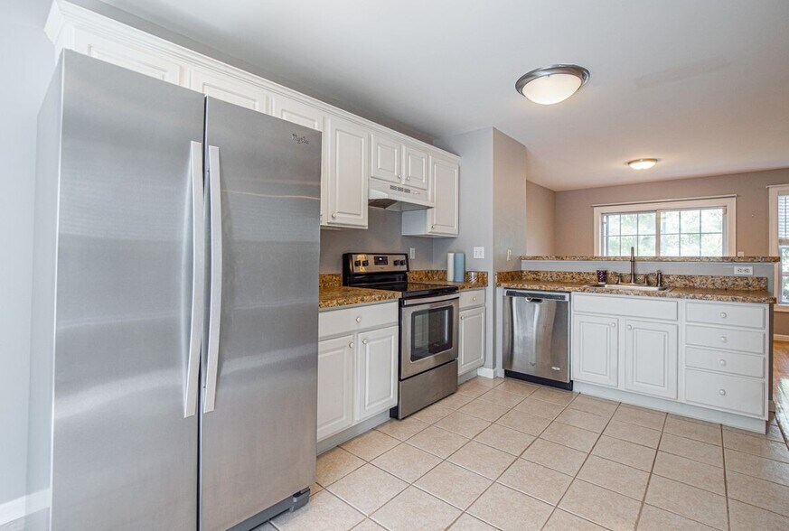 Building Photo - 157 Leeder Hill Dr