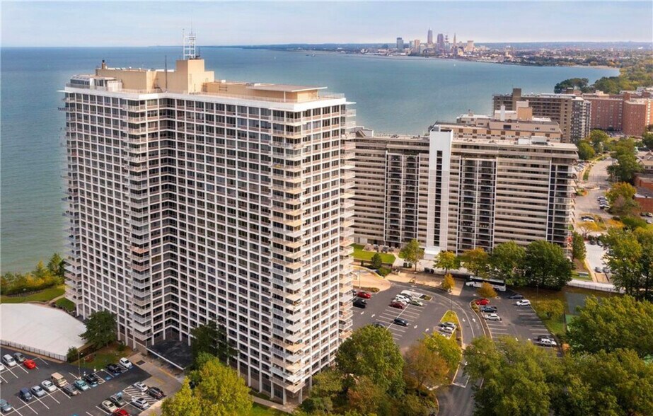Building Photo - 12700 Lake Ave