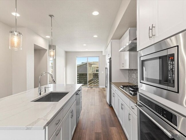 Building Photo - 2504 N Moline St