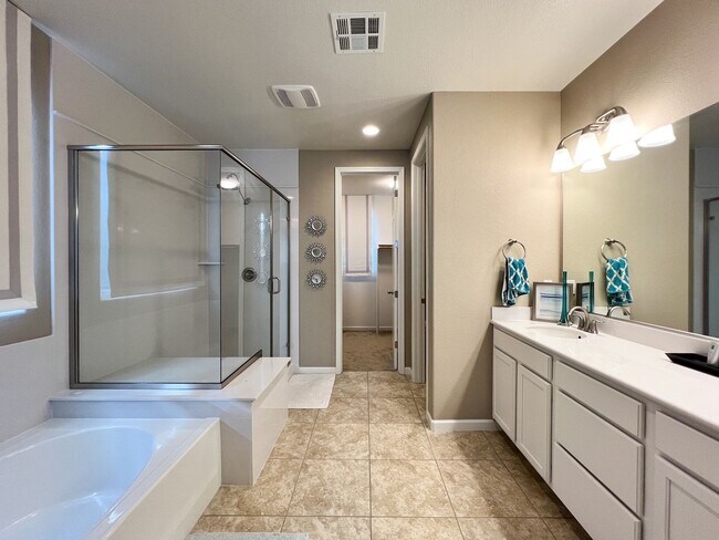 Building Photo - Modern Four-Bedroom Napa Home