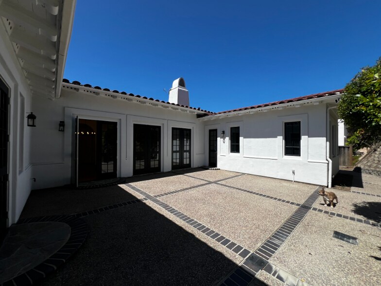 Building Photo - 6 Whiting Ct