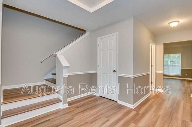 Building Photo - 7640 Pleasantville Way