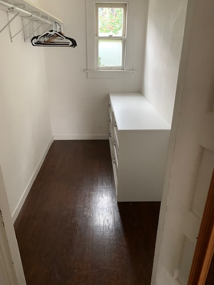 Building Photo - 2717 Derby St