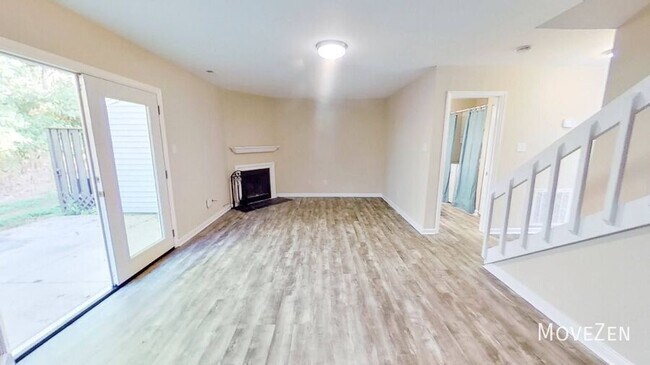 Building Photo - 7223 Sandy Creek Dr