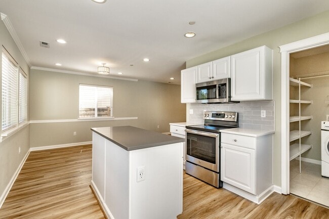 Building Photo - 3 bedroom, 2.5 bath DuPont home featuring AC!