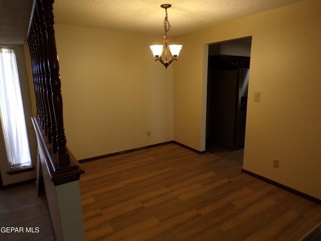 Building Photo - 4699 Round Rock Dr