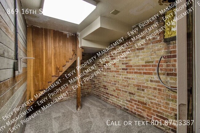 Building Photo - 869 16th St