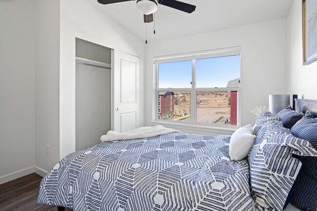 Building Photo - Summer Savings are Here! $500 Rent Credit ...