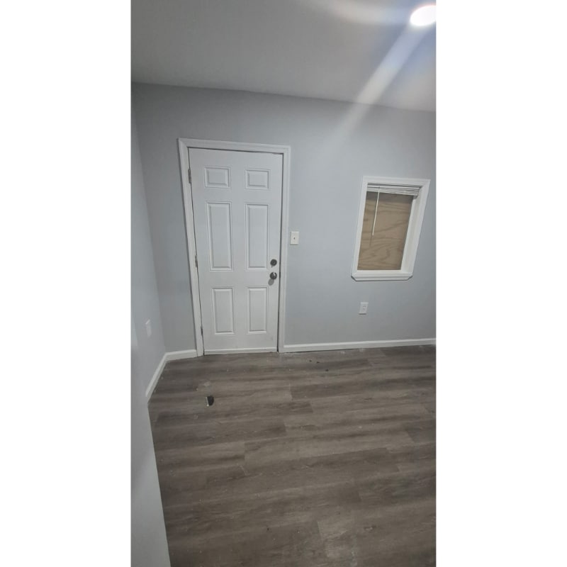 Building Photo - 647 S Pulaski St