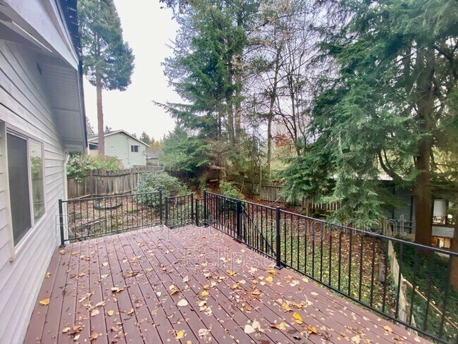 Building Photo - 18559 58th Ave NE