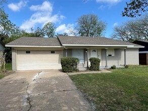 Building Photo - 1413 Ridgecrest Dr