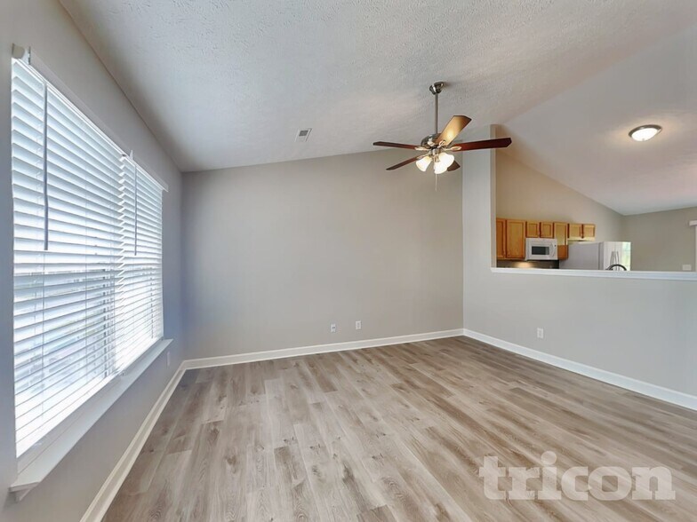Building Photo - 649 Belgium Dr