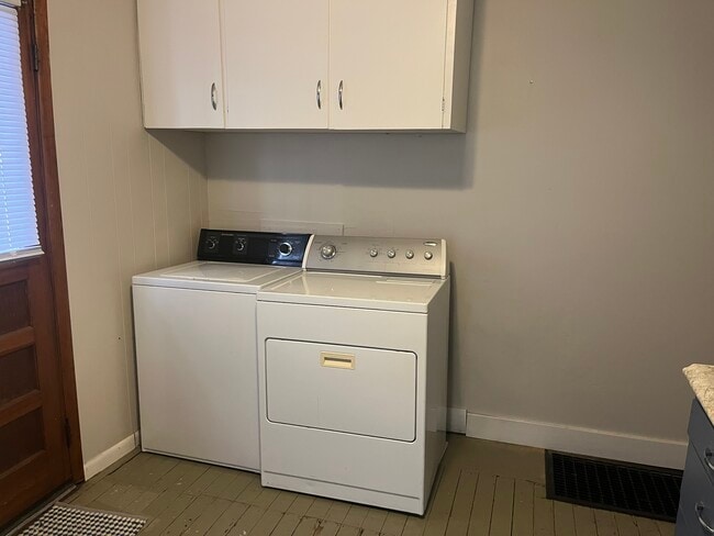 Building Photo - 1208 Chestnut Ave