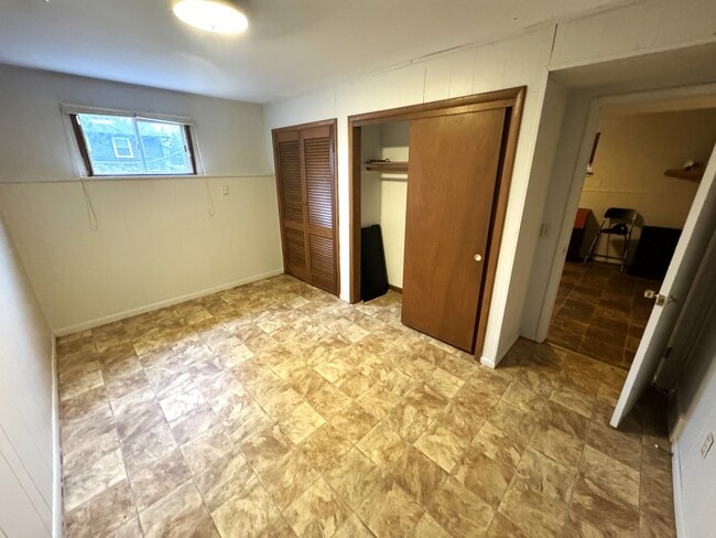 Building Photo - 1522 Cameron Dr