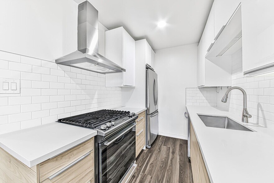 Building Photo - 4308 E 4th St