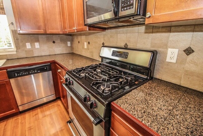 Building Photo - 2303 195th Pl SE