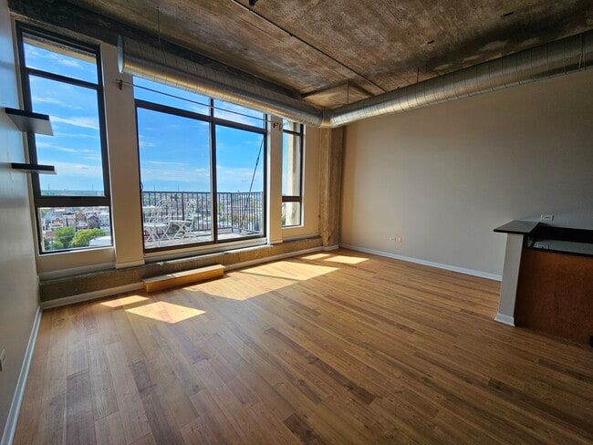 Building Photo - 1550 S Blue Island Ave