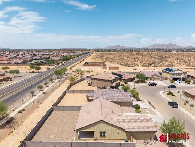 Building Photo - Very Nice Home in a Great Location