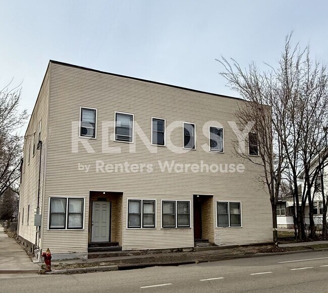 Building Photo - 935 Sims Ave