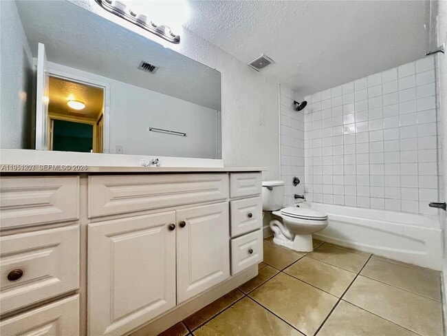 Building Photo - 5201 Geneva Ct