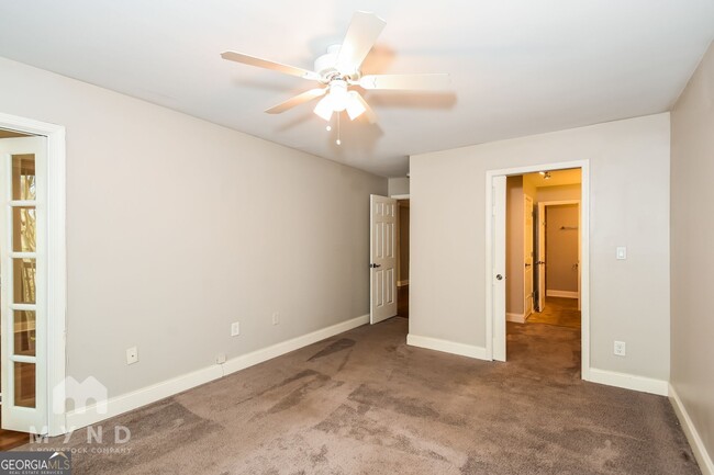 Building Photo - 1202 Pine Heights Dr NE