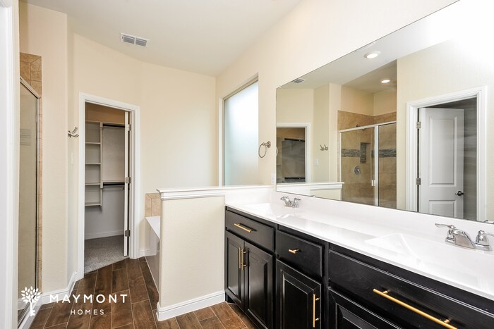 Building Photo - 1012 Nicole Way