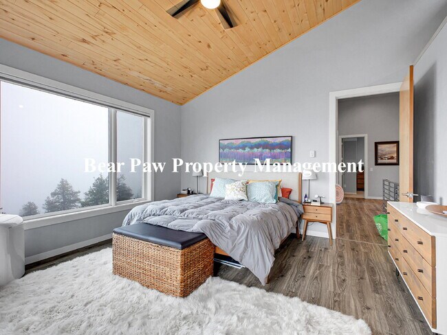 Building Photo - "Spacious 5-Bed Retreat with 3.5 Baths on ...