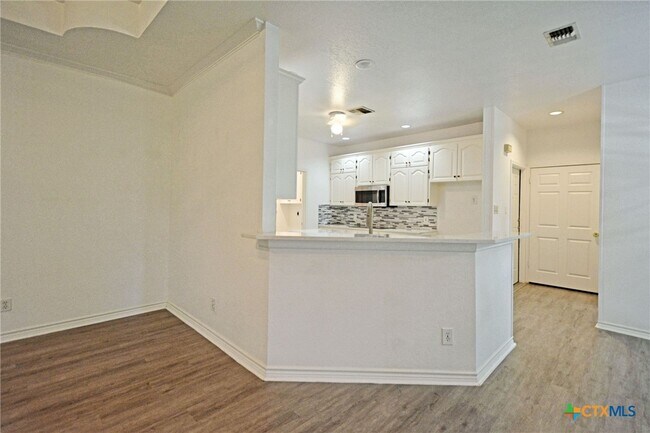 Building Photo - 380 Las Brisas Blvd