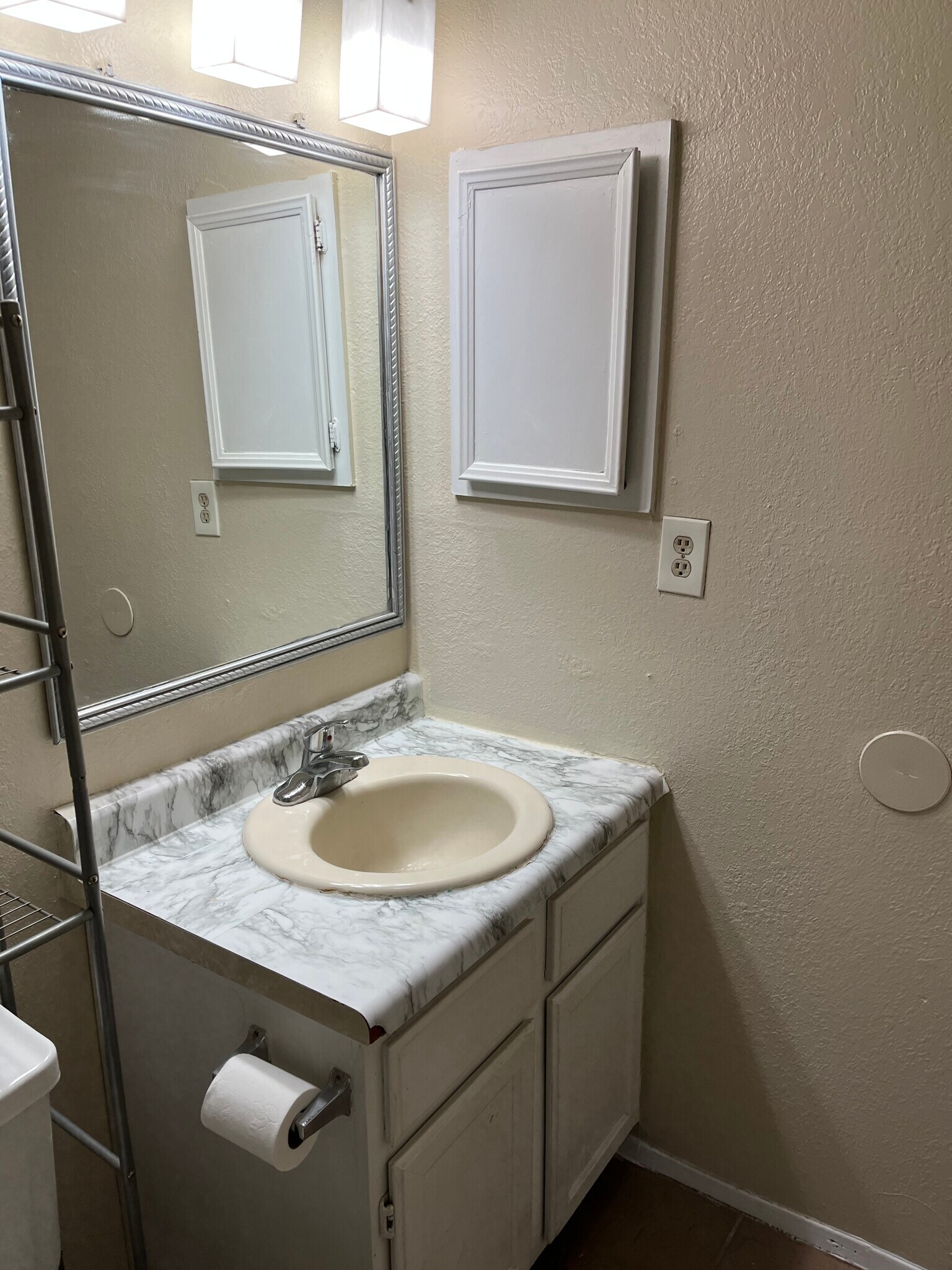 Building Photo - 11631 James Watt Dr