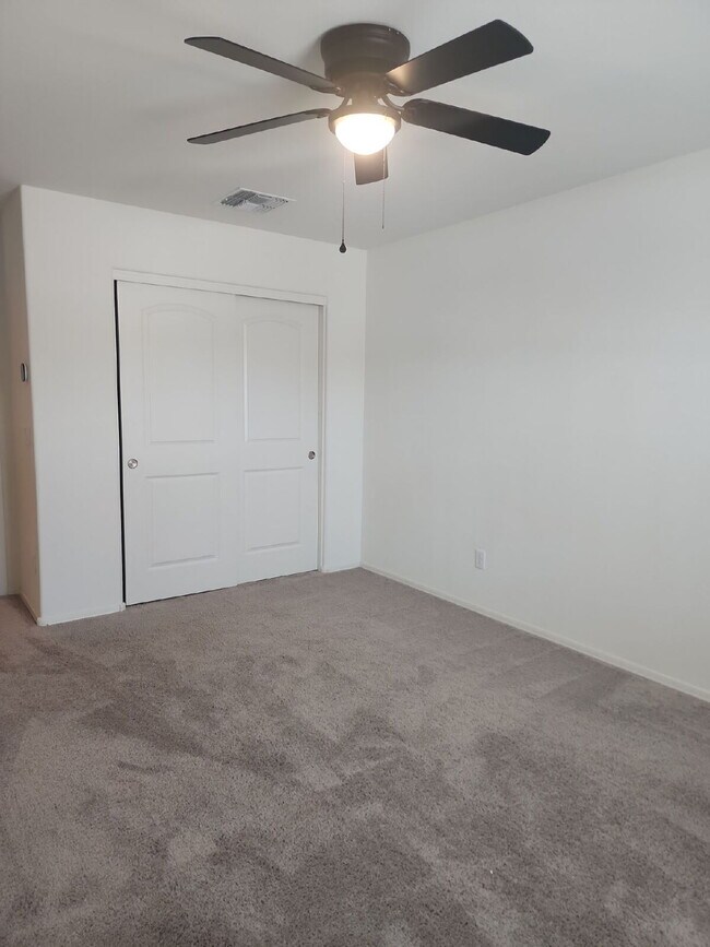 Building Photo - "Spacious 4-Bedroom Oasis in Casa Grande with 2 Full Baths – Your Perfect Home Awaits!"