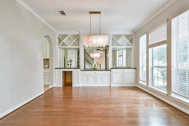 Building Photo - 13707 Elm Shores Dr