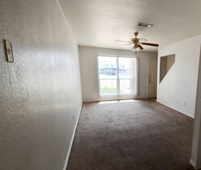 Building Photo - 4003 Doraine Ct