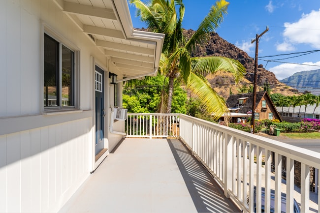 Building Photo - Furnished Luxury Ocean Front Estate in Waianae with Old Hawaii rural setting- 3/5 Luxury, 2 story...