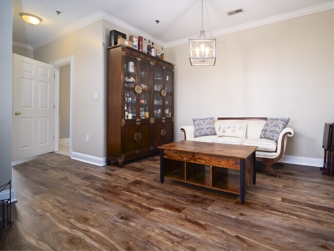 Building Photo - "Charming 3-Bedroom Condo with Cozy Fireplace - 1404 Sq Ft of Comfort in Prime NC Location!"