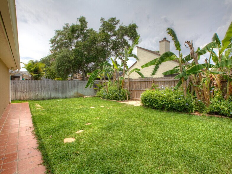 Building Photo - 420 Mainsail Ct