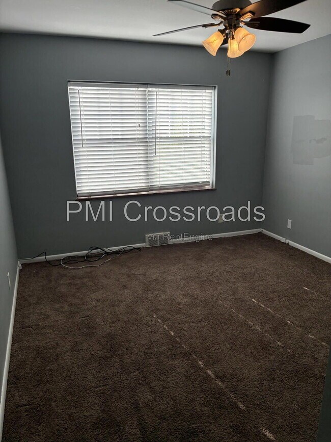 Building Photo - 16015 Van Aken Blvd