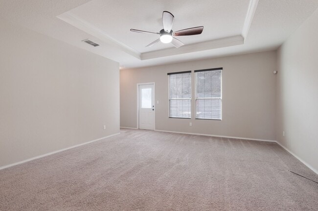 Building Photo - Bright & Spacious Home in Comal ISD