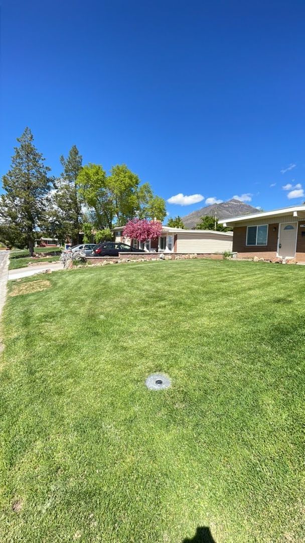Building Photo - Beautiful 4-Bedroom Home in Desirable Holladay Neighborhood